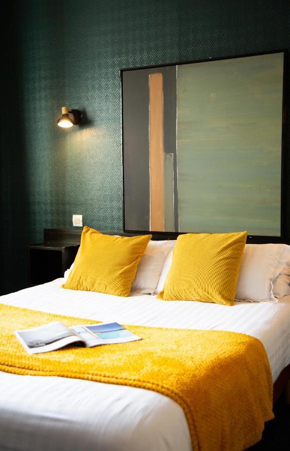 Hotel Des Pins Jullouville-les-Pins Rum bild
