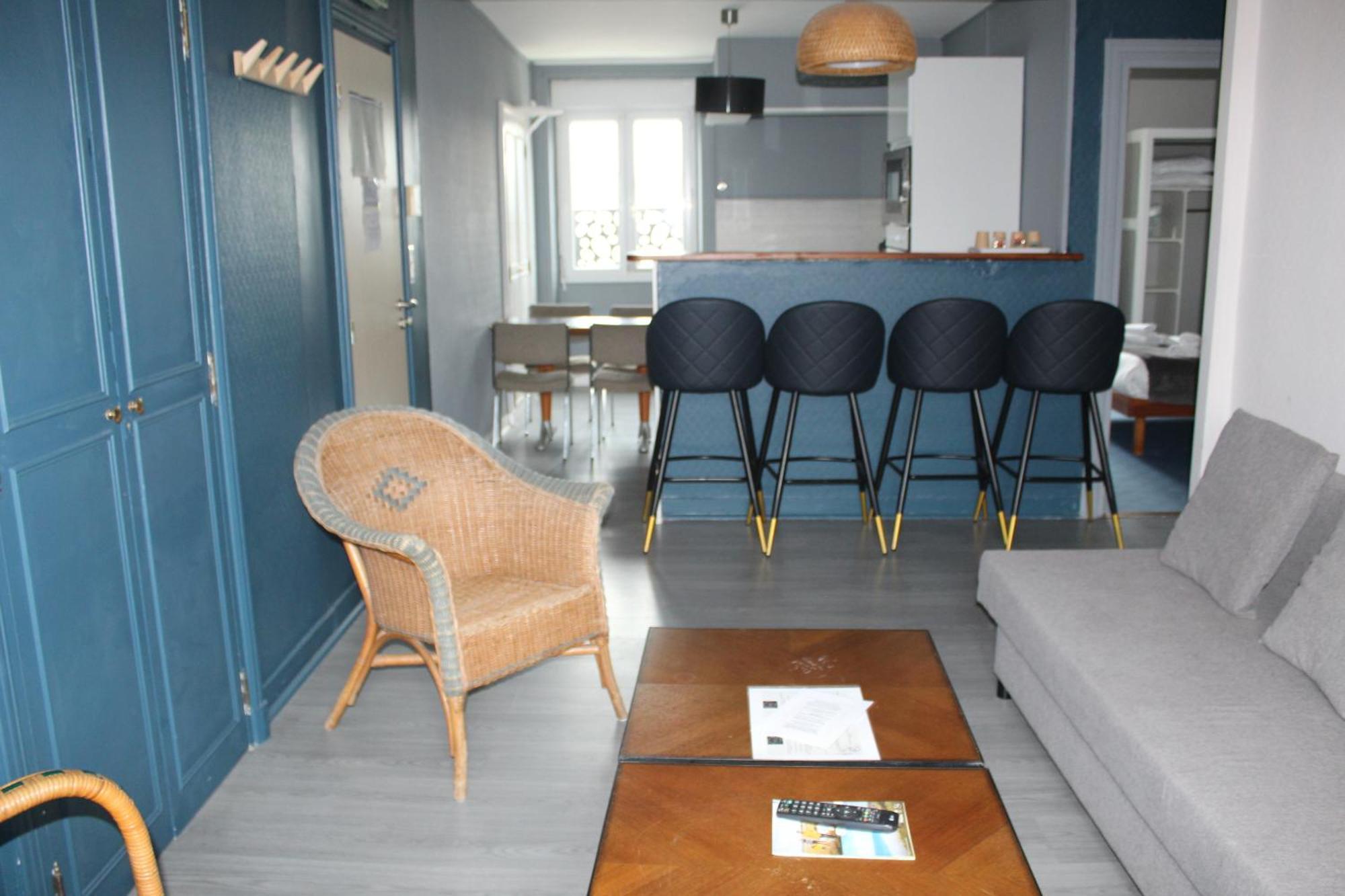 Hotel Des Pins Jullouville-les-Pins Rum bild