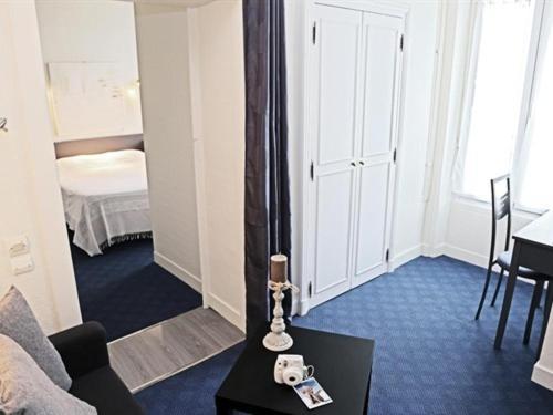 Hotel Des Pins Jullouville-les-Pins Rum bild